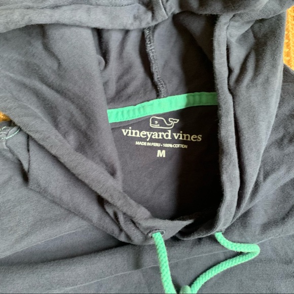 Vineyard Vines Burgee whale long sleeved pocket T - Picture 2 of 4